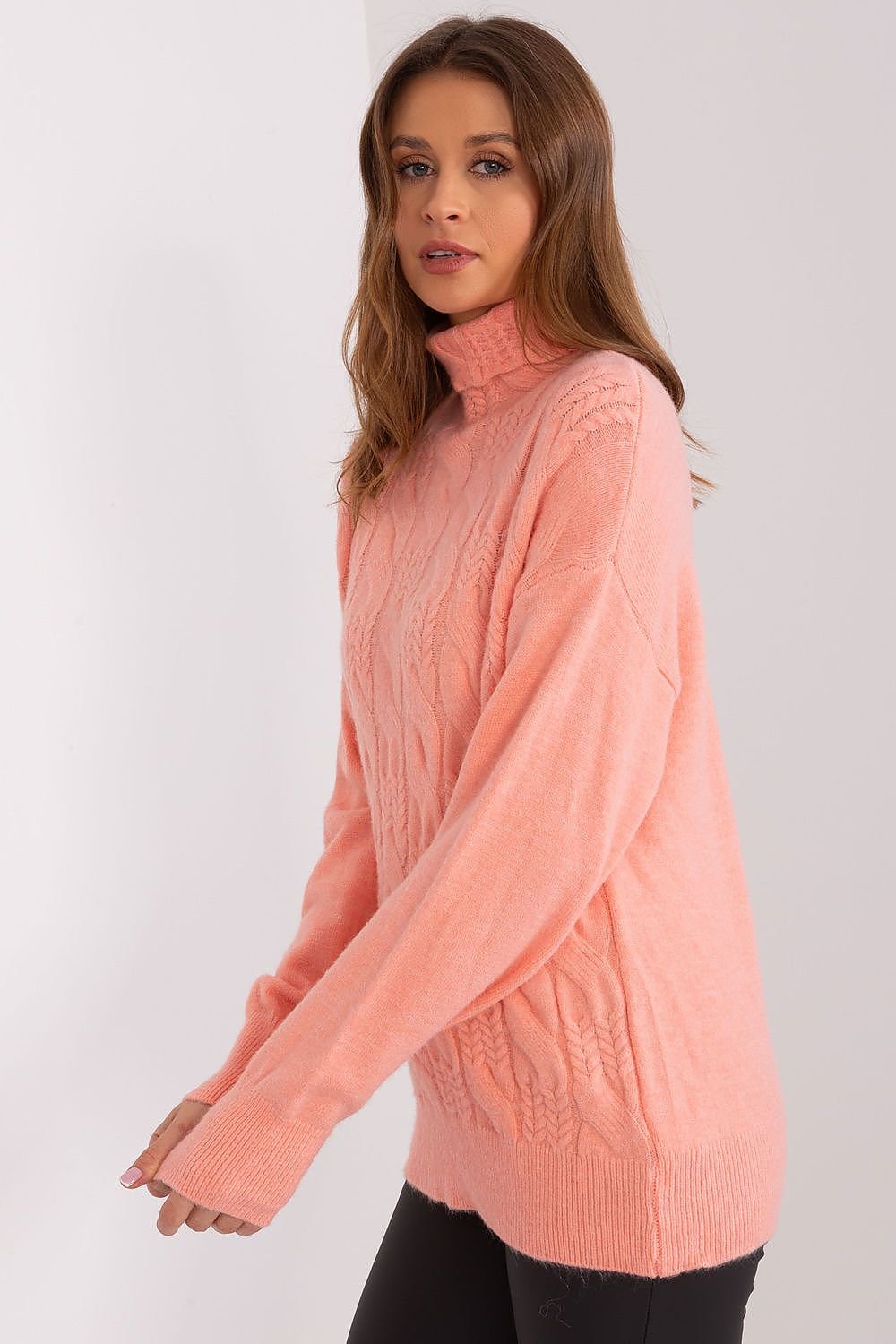 Klassiker: Rollkragenpullover mit langer Passform