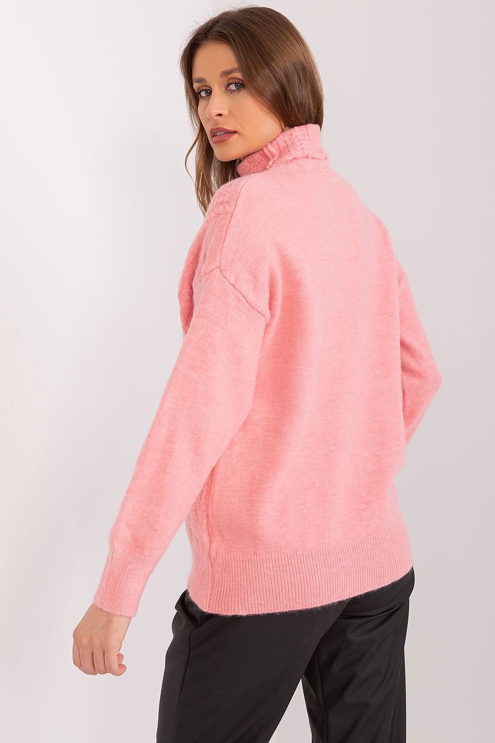 Klassiker: Rollkragenpullover mit langer Passform