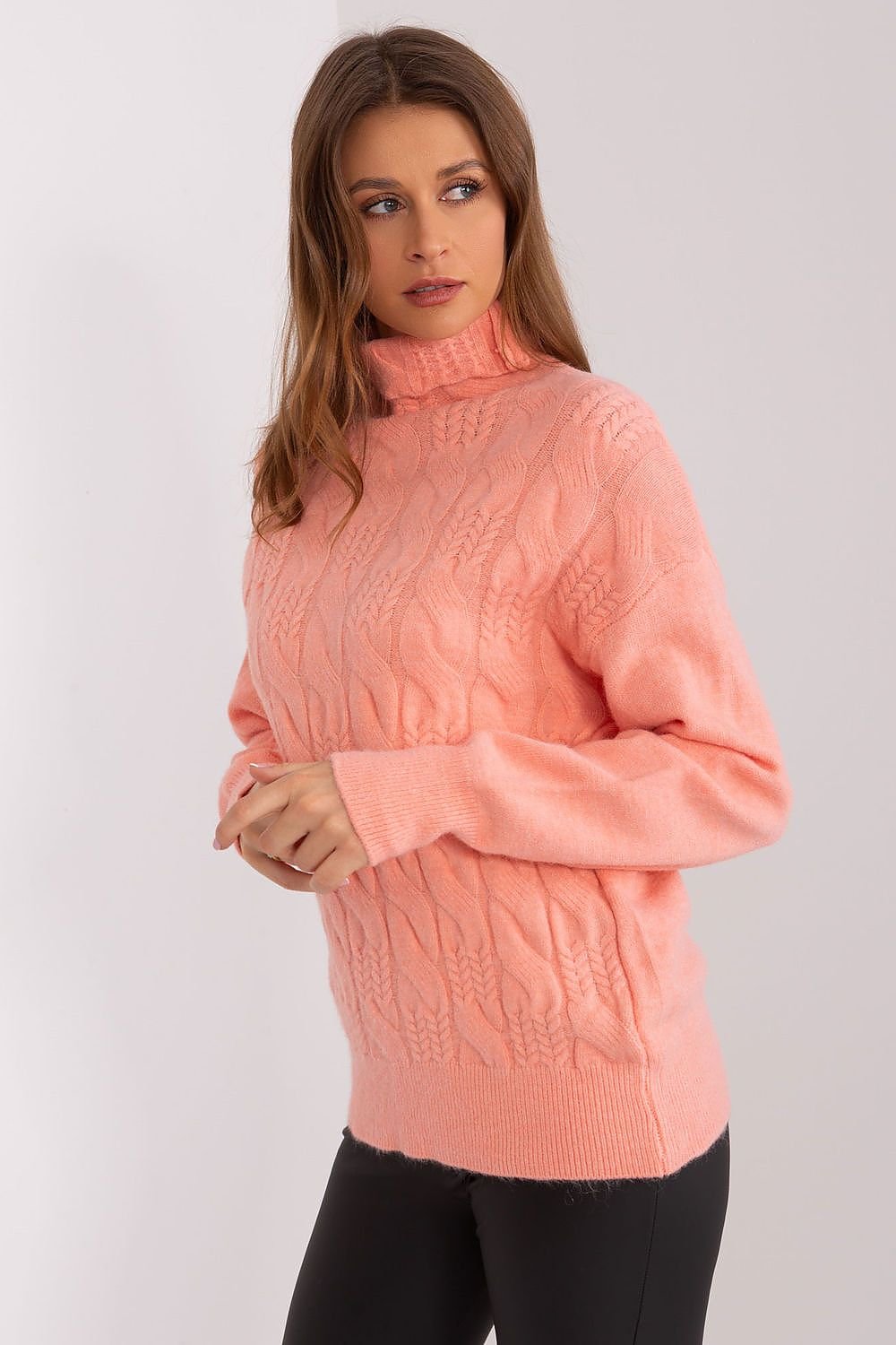 Klassiker: Rollkragenpullover mit langer Passform
