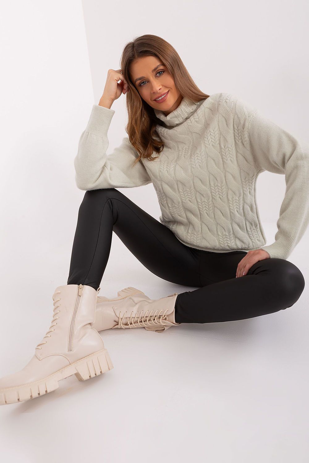 Klassiker: Rollkragenpullover mit langer Passform
