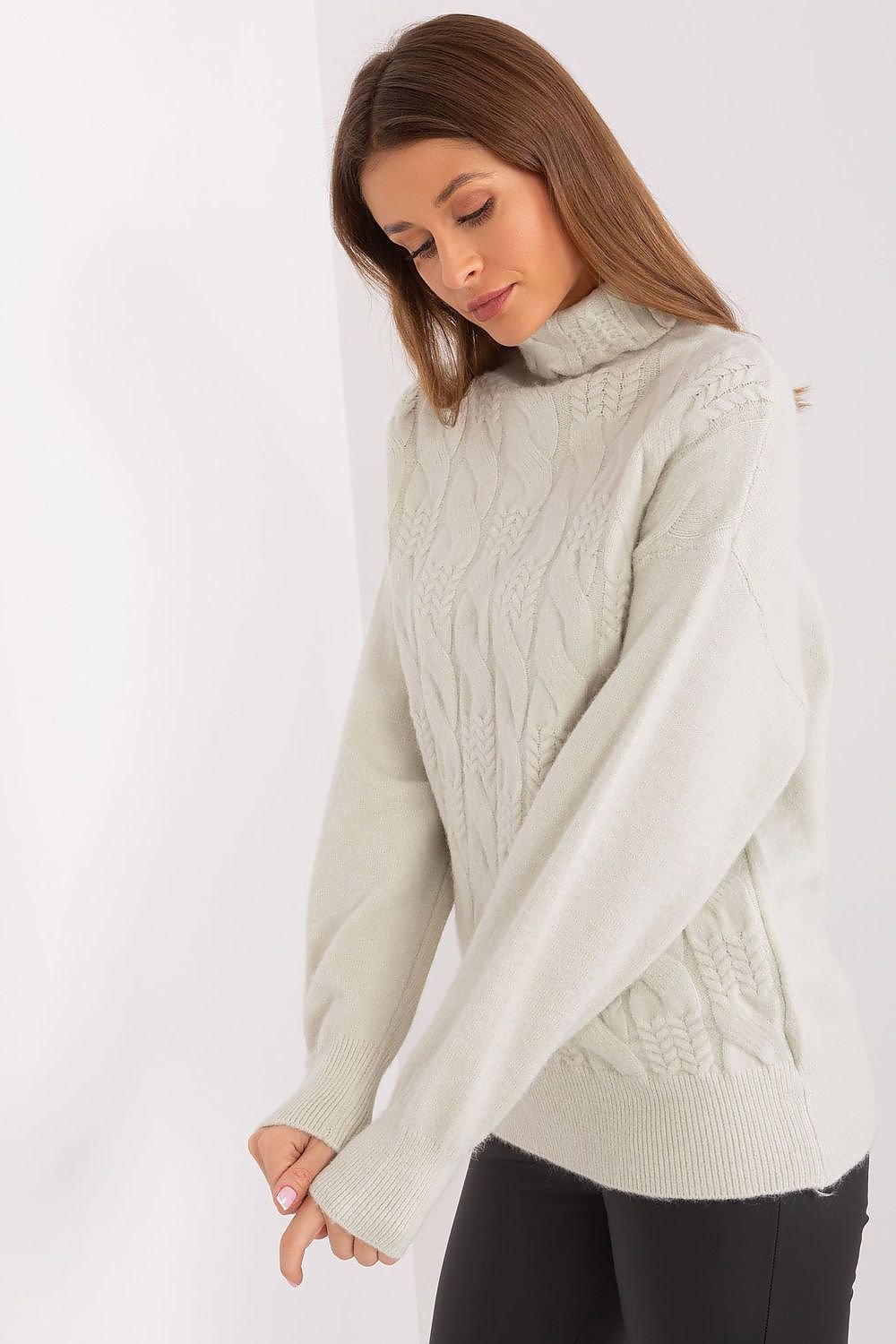 Klassiker: Rollkragenpullover mit langer Passform