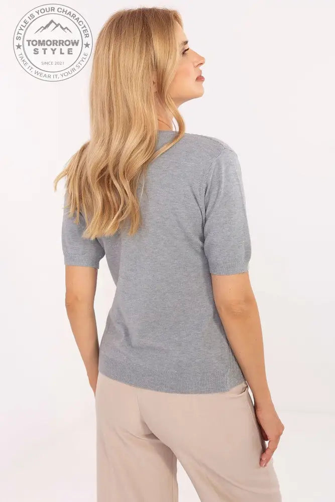 Eleganter Damenpullover mit V - Ausschnitt und strukturiertem Design - Tomorrow Style