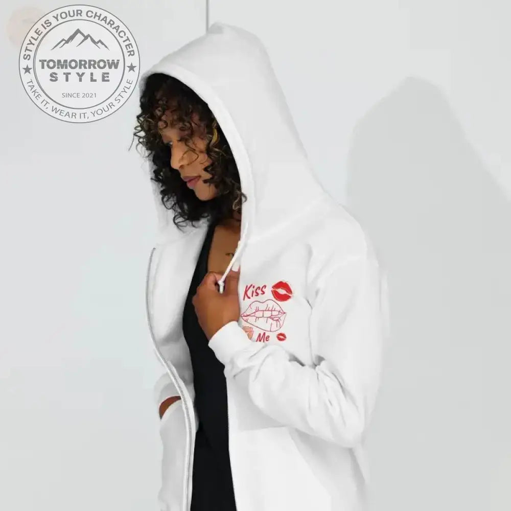 Farblich abgestimmter Kapuzenpullover mit Reißverschluss: Innen und außen gemütlich - Tomorrow Style