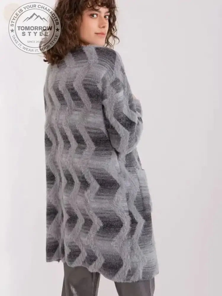 Grauer Cardigan mit geometrischem Muster – Ihre perfekte Wahl für den Alltag! - Tomorrow Style
