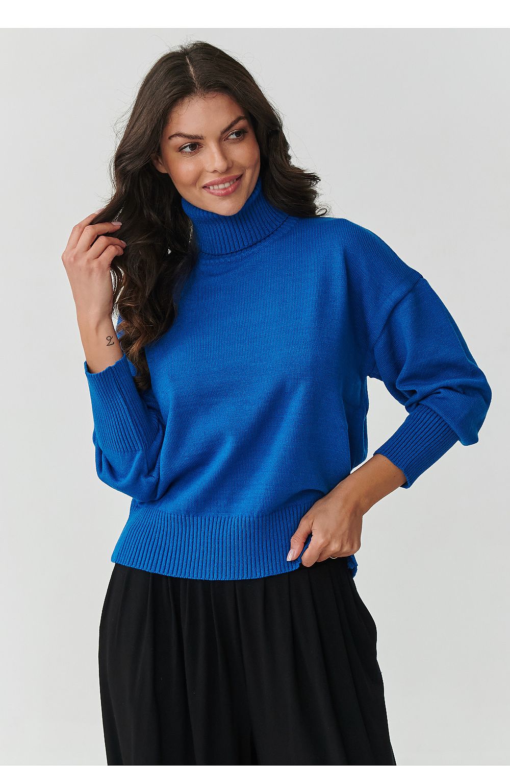 Rollkragenpullover model 217398 Makadamia