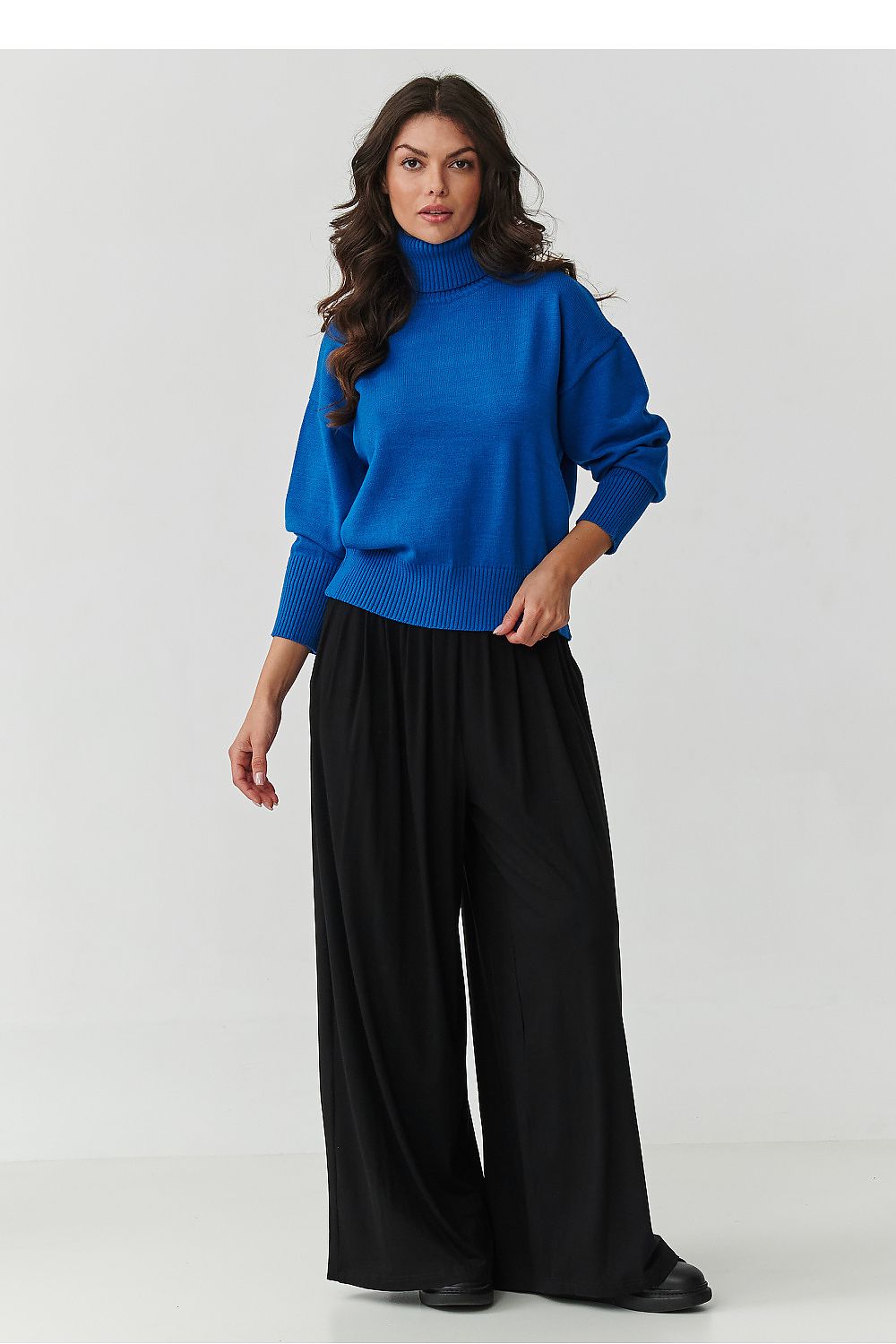 Rollkragenpullover model 217398 Makadamia