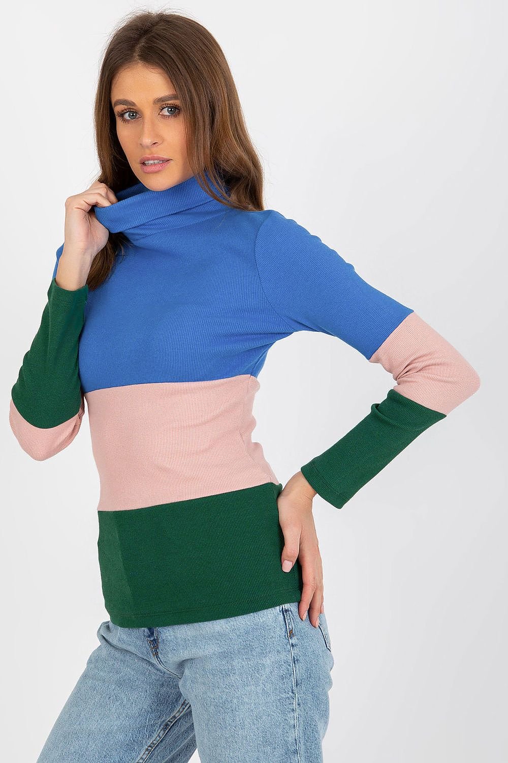Klassischer Ripp-Pullover: Damenmode in drei Farben
