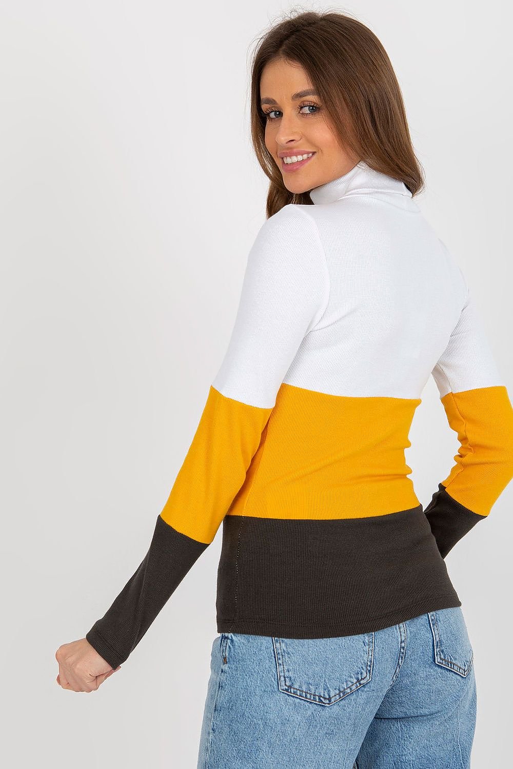 Klassischer Ripp-Pullover: Damenmode in drei Farben