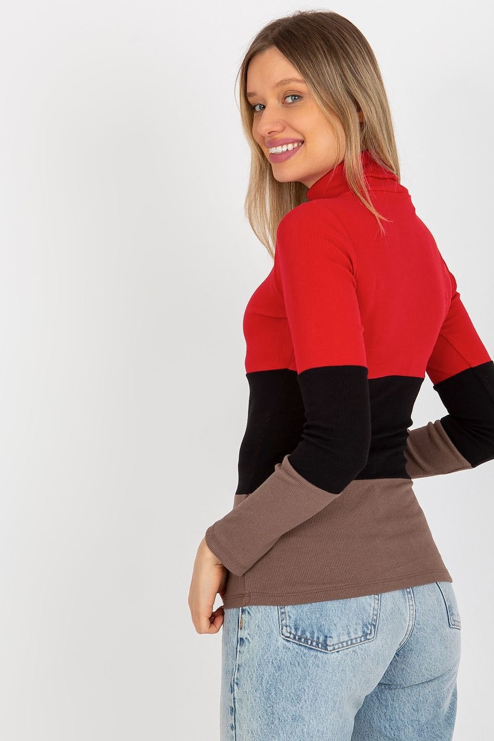 Klassischer Ripp-Pullover: Damenmode in drei Farben