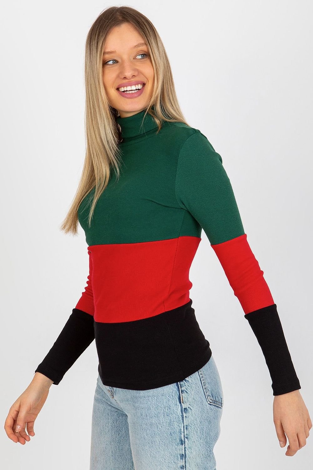 Klassischer Ripp-Pullover: Damenmode in drei Farben