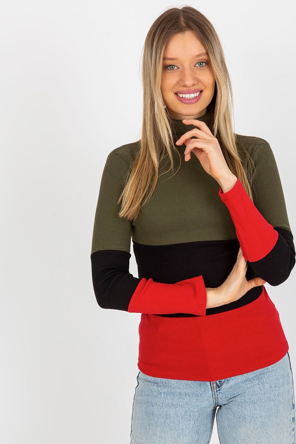 Klassischer Ripp-Pullover: Damenmode in drei Farben
