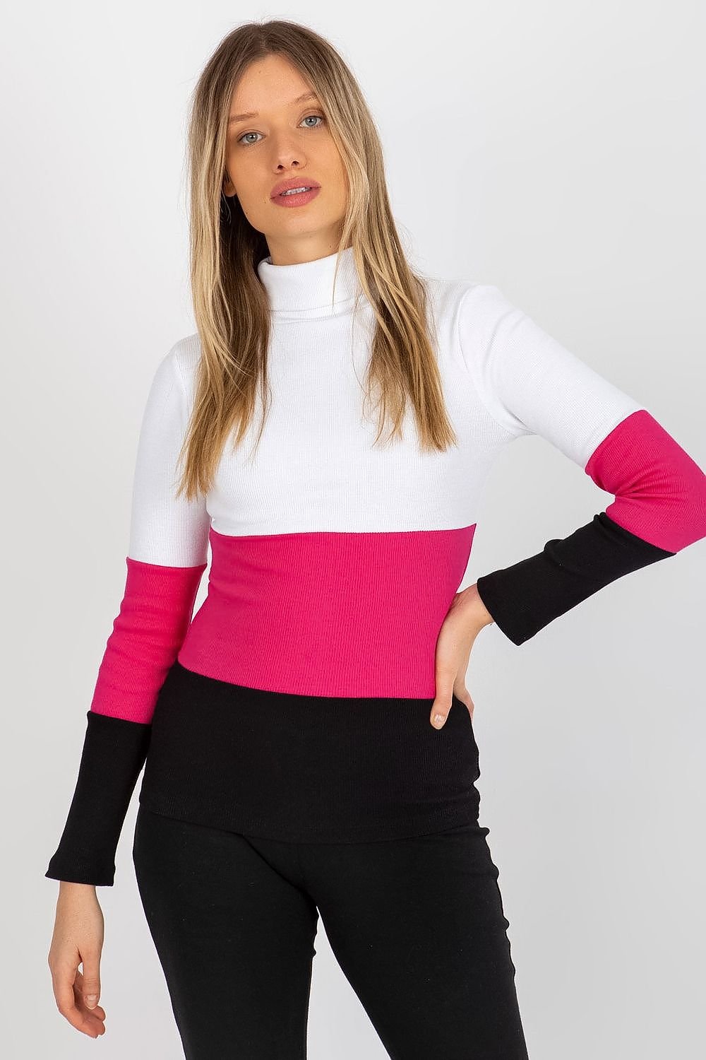 Klassischer Ripp-Pullover: Damenmode in drei Farben
