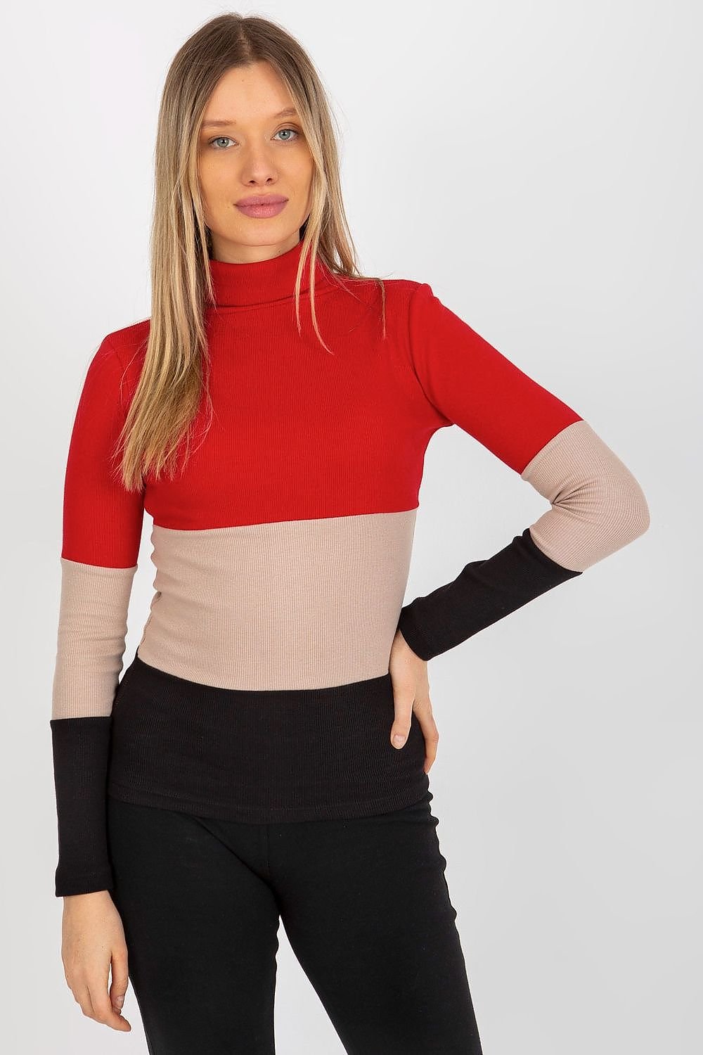 Klassischer Ripp-Pullover: Damenmode in drei Farben