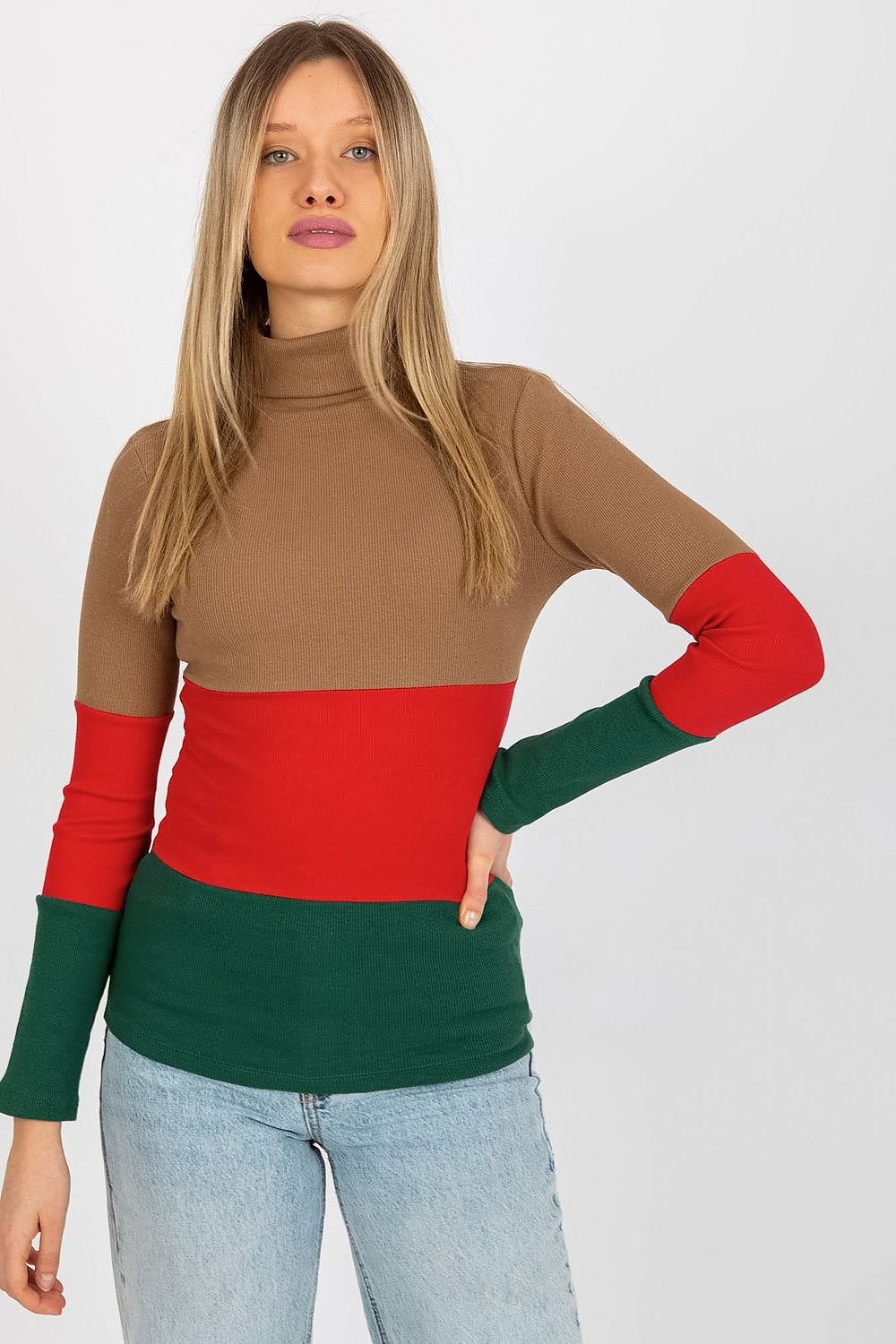 Klassischer Ripp-Pullover: Damenmode in drei Farben