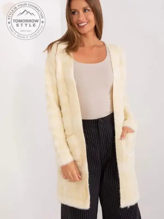 Beige Strickjacke: Der ultimative Komfort und Stil! - Tomorrow Style