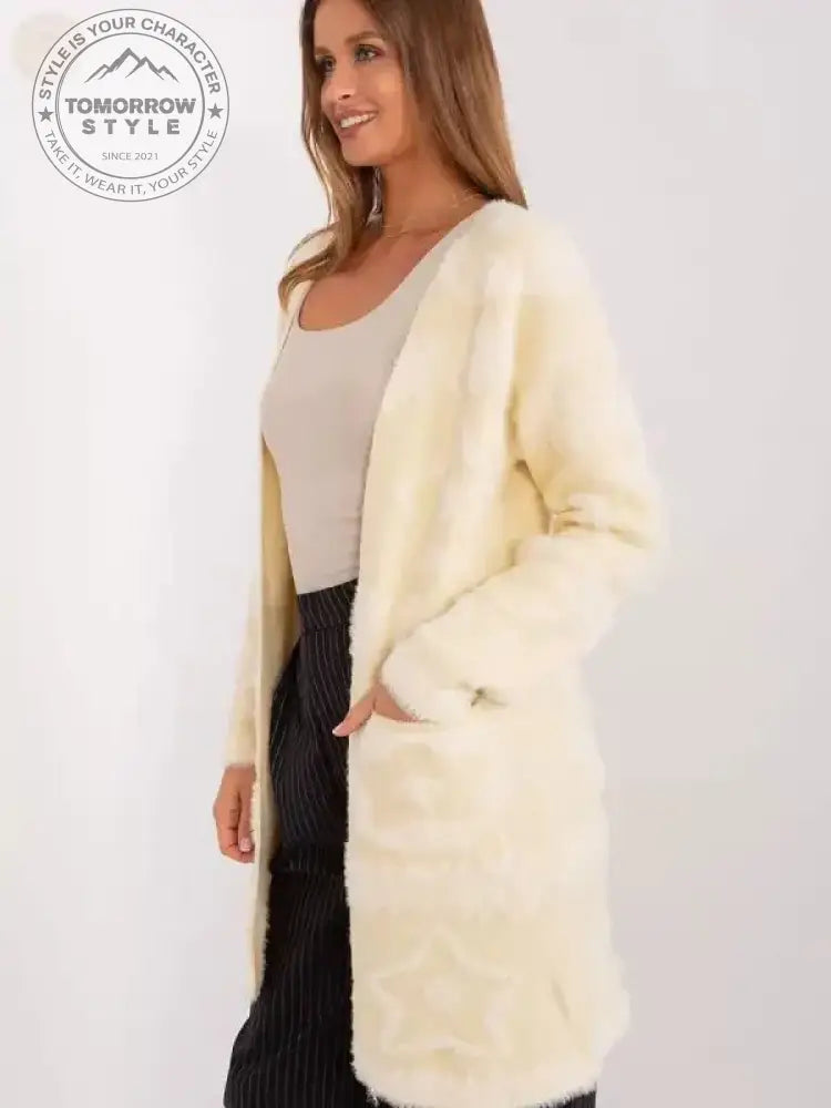 Beige Strickjacke: Der ultimative Komfort und Stil! - Tomorrow Style