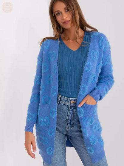 Blue Bliss Cardigan: Gemütliche und stilvolle Strickjacke - Tomorrow Style