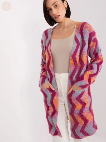 Cardigan mit geometrischem Charme: Der perfekte Alltagsstil! - Tomorrow Style