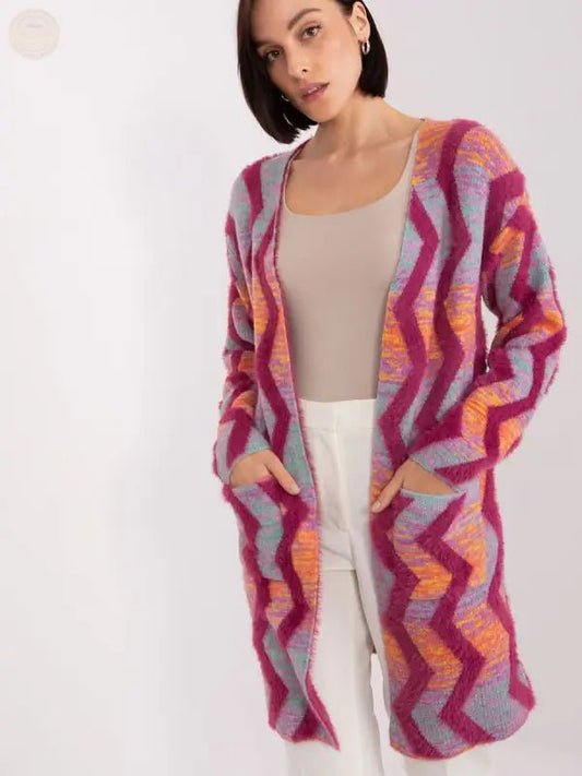 Cardigan mit geometrischem Charme: Der perfekte Alltagsstil! - Tomorrow Style