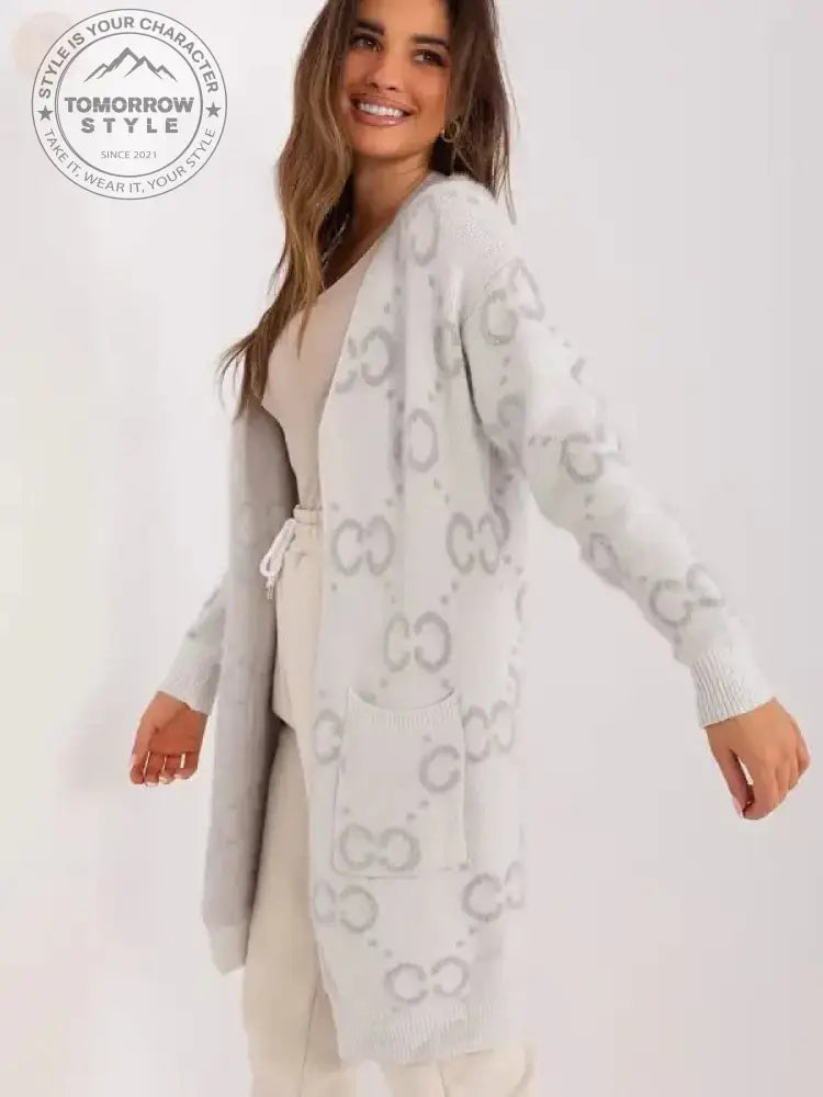 Cozy Chic: Die ultimative Langarm - Strickjacke - Tomorrow Style