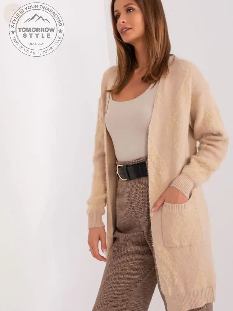 Gemütliche Strickjacke in Beige: Ihr perfektes Fashion - Basic - Tomorrow Style