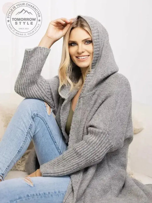 Gemütliche Strickjacke mit Kapuze - Tomorrow Style