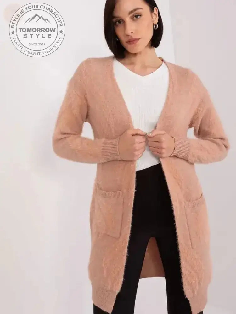 Gemütlicher Chic: Der ultimative orangefarbene Cardigan - Tomorrow Style