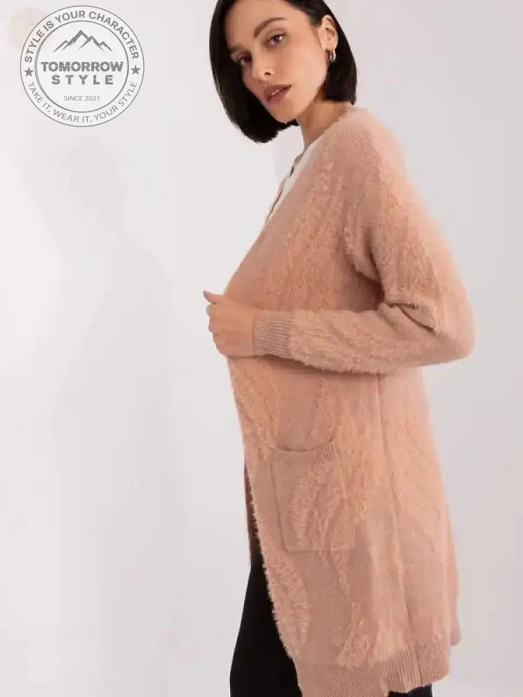 Gemütlicher Chic: Der ultimative orangefarbene Cardigan - Tomorrow Style