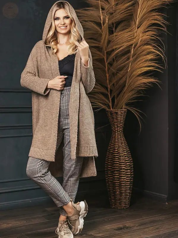 Gemütlicher brauner Strick - Cardigan mit Kapuze – bleiben Sie modisch und warm! - Tomorrow Style