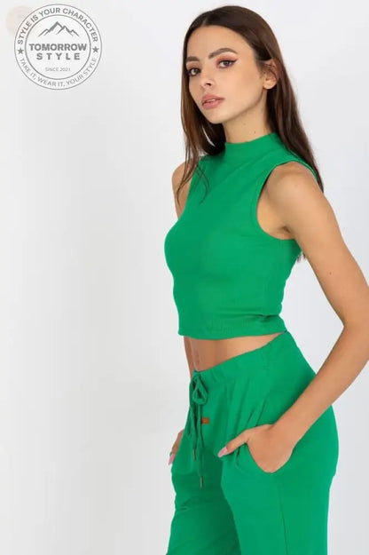 Geripptes, kurzes Oberteil mit halbem Reißverschluss – berauschender Stil! - Tomorrow Style