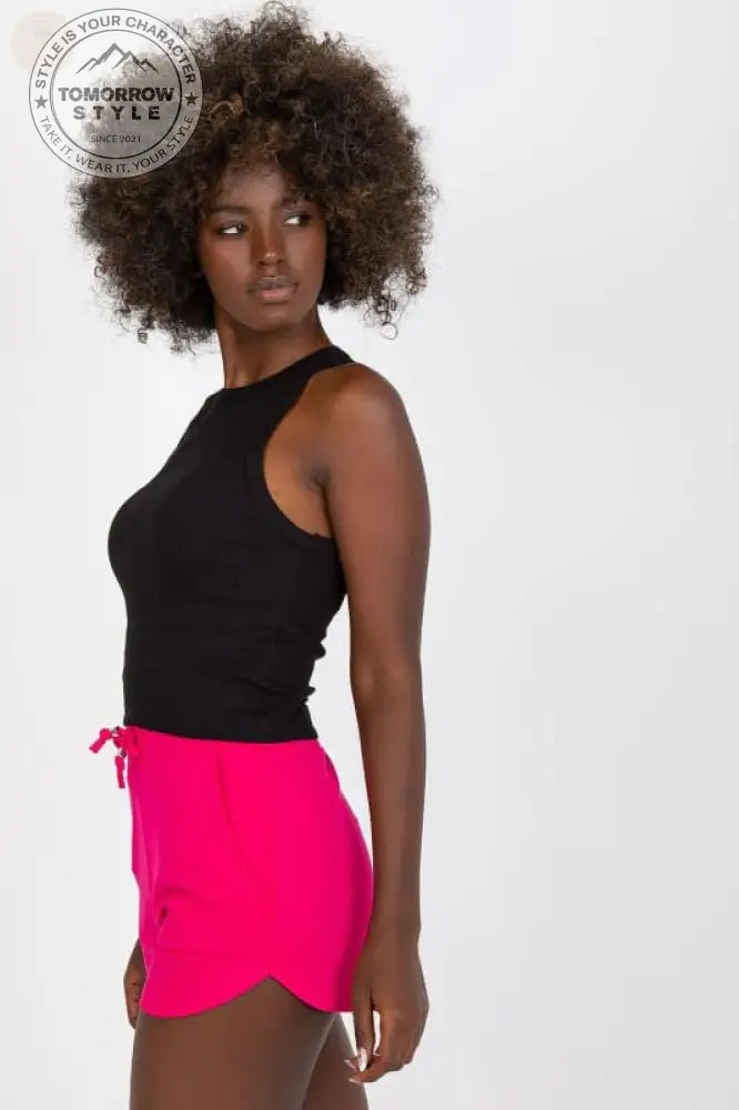 Geripptes schwarzes Top: Klassischer Stil für jedes Outfit! - Tomorrow Style