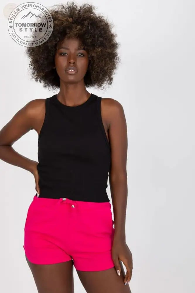 Geripptes schwarzes Top: Klassischer Stil für jedes Outfit! - Tomorrow Style