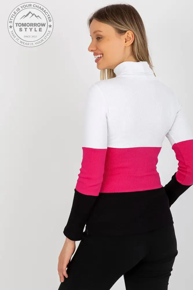 Klassischer Ripp-Pullover: Damenmode in drei Farben - Tomorrow Style