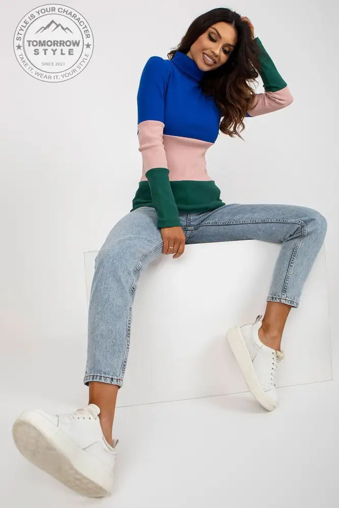 Klassischer Ripp-Pullover: Damenmode in drei Farben - Tomorrow Style