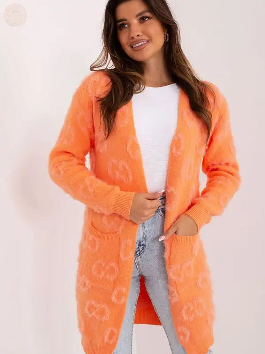 Kuschelige und stilvolle Strickjacke: Orangefarbener Cardigan für jeden Tag Chic - Tomorrow Style