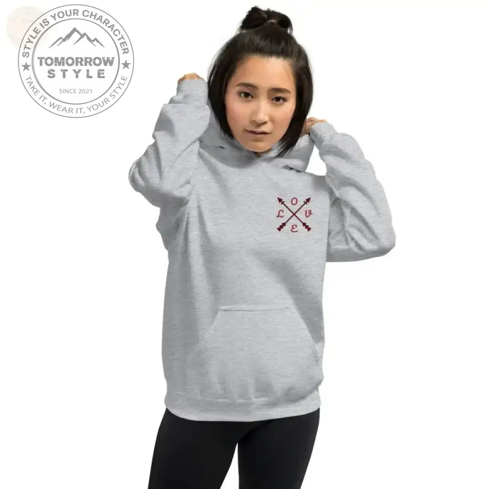 Kuscheln Sie sich stilvoll mit unserem gemütlichen bestickten Kapuzenpullover ein! - Tomorrow Style