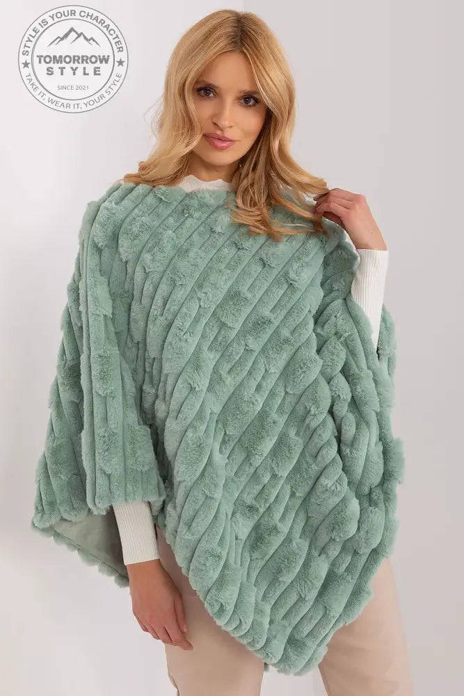 Lässiger Chic-Poncho mit vielfältiger Materialstruktur - Tomorrow Style