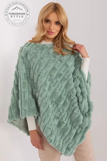 Lässiger Chic-Poncho mit vielfältiger Materialstruktur - Tomorrow Style