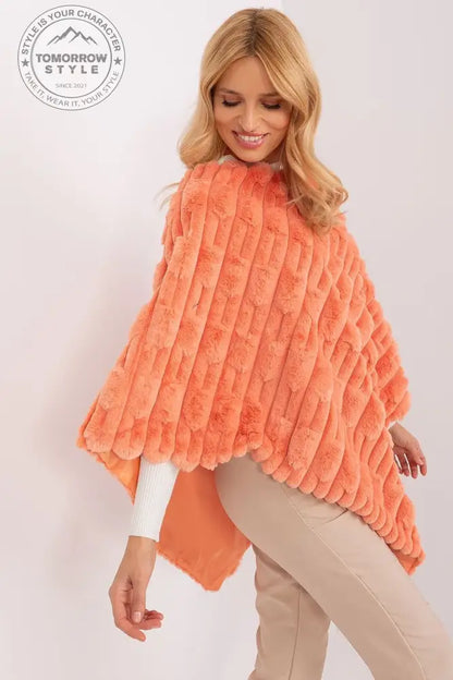 Lässiger Chic-Poncho mit vielfältiger Materialstruktur - Tomorrow Style