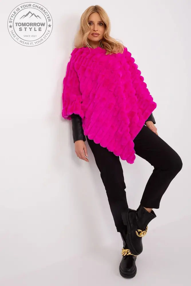 Lässiger Chic-Poncho mit vielfältiger Materialstruktur - Tomorrow Style