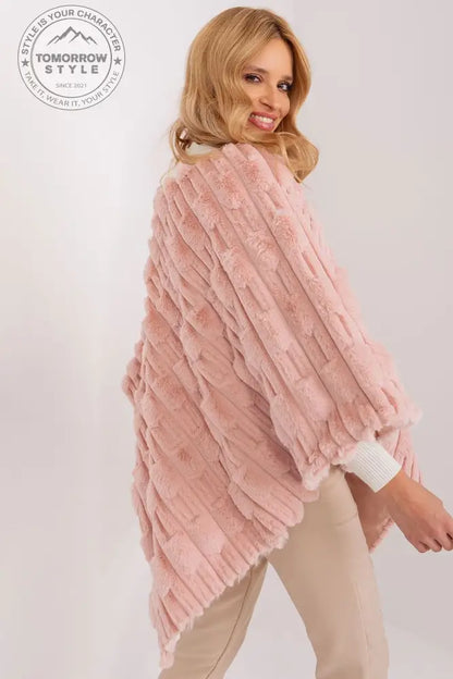 Lässiger Chic-Poncho mit vielfältiger Materialstruktur - Tomorrow Style