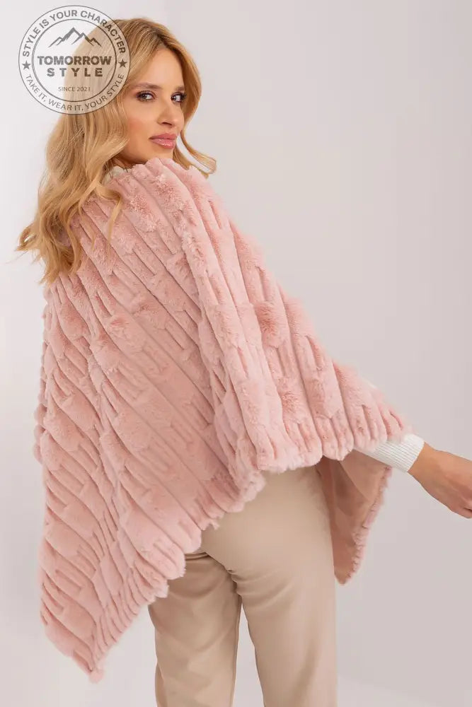 Lässiger Chic-Poncho mit vielfältiger Materialstruktur - Tomorrow Style