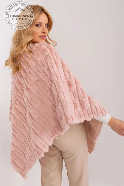 Lässiger Chic-Poncho mit vielfältiger Materialstruktur - Tomorrow Style