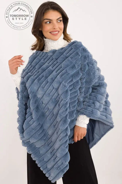 Lässiger Chic-Poncho mit vielfältiger Materialstruktur - Tomorrow Style