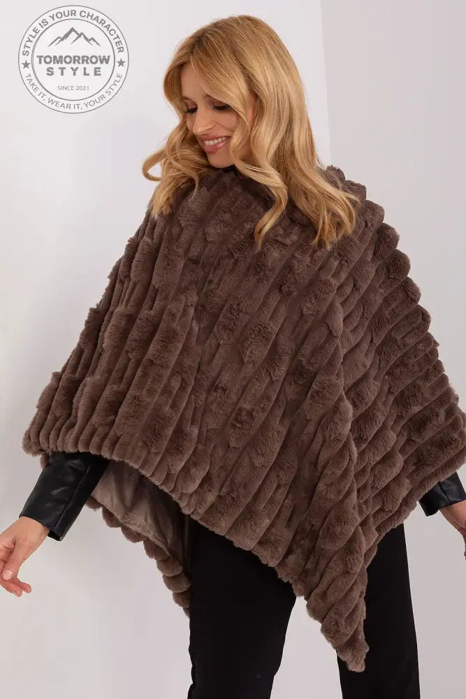 Lässiger Chic-Poncho mit vielfältiger Materialstruktur - Tomorrow Style