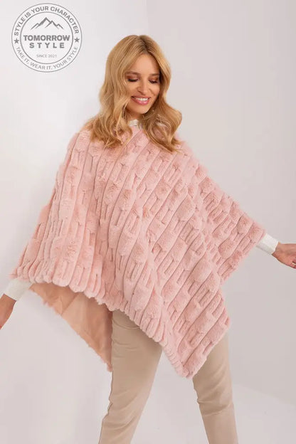 Lässiger Chic-Poncho mit vielfältiger Materialstruktur - Tomorrow Style