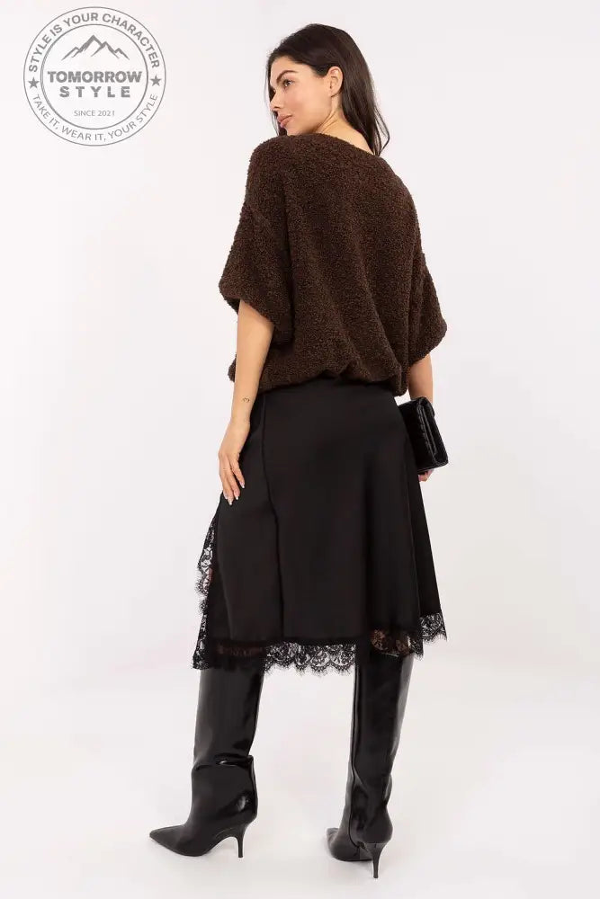 Laid - Back Glam: Pullover mit Knopfdetails - Tomorrow Style