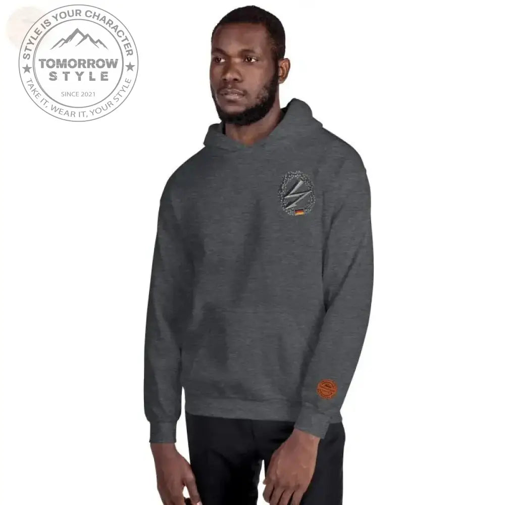 Machen Sie es sich gemütlich in unserem bestickten Premium - Hoodie der Bundeswehr - Tomorrow Style