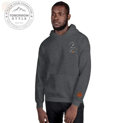 Machen Sie es sich gemütlich in unserem bestickten Premium - Hoodie der Bundeswehr - Tomorrow Style
