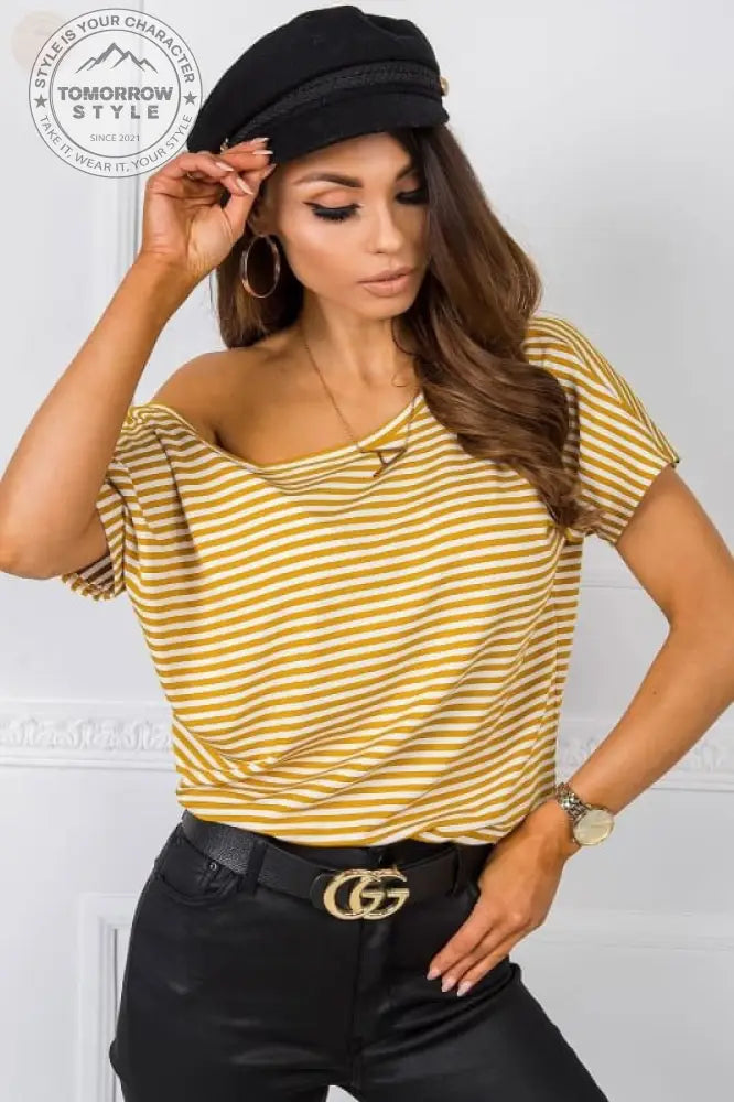 Parade mit Stil mit dem gestreiften T-Shirt - Tomorrow Style